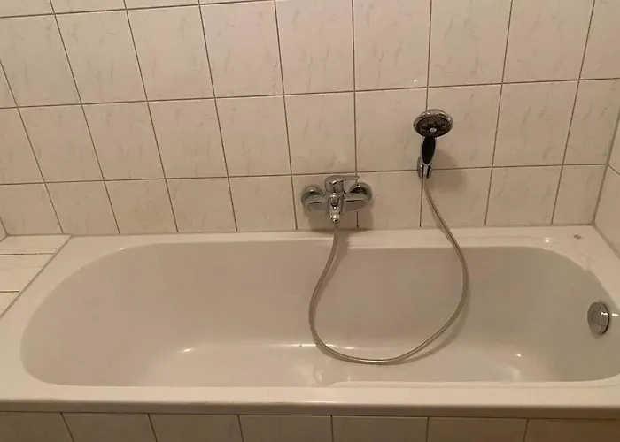 Apartment Lage In Rostock: 2-zimmerwohnung Mit Balkon Im 1.og Rostock